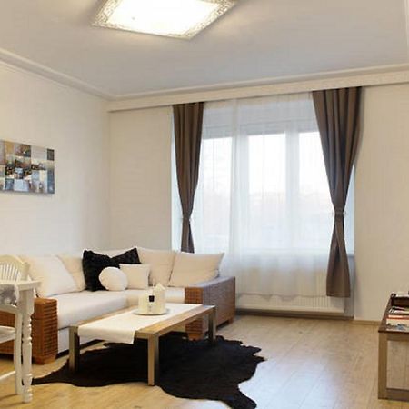 Apartment Argentinska 8 Πράγα Εξωτερικό φωτογραφία
