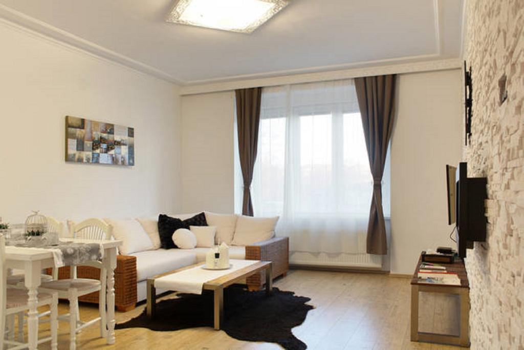 Apartment Argentinska 8 Πράγα Εξωτερικό φωτογραφία